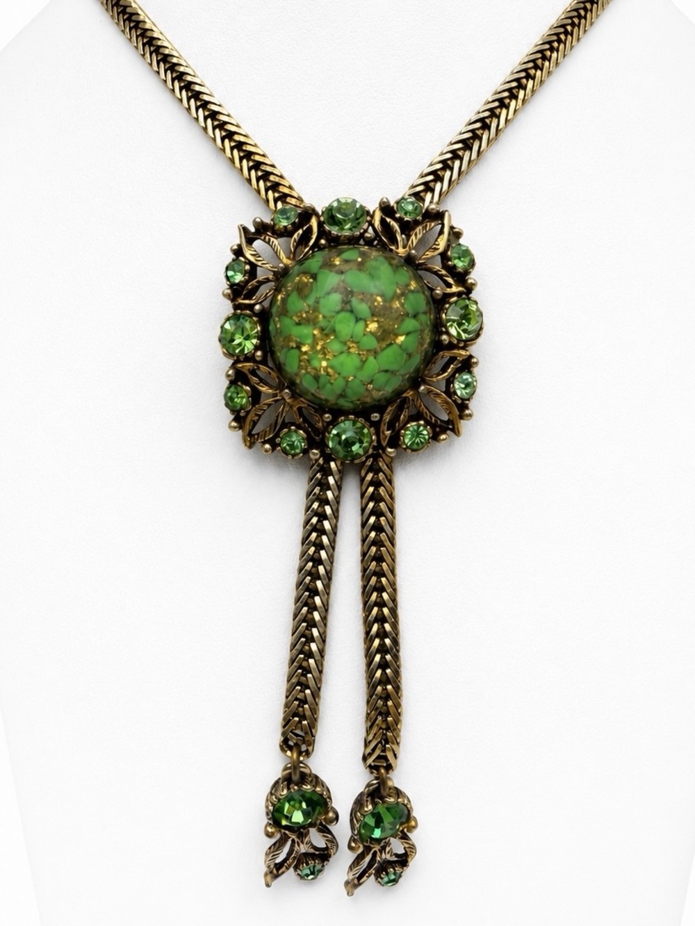 Vintage Green Glass Uranium Lariat Necklace